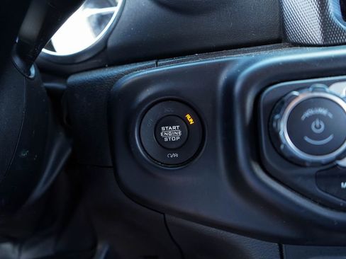 Used 2022 Jeep Wrangler Unlimited Sahara w/ Cold Weather Group image 11