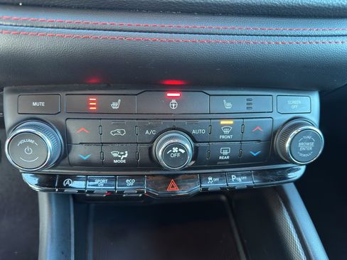 Used 2023 Dodge Durango GT image 21