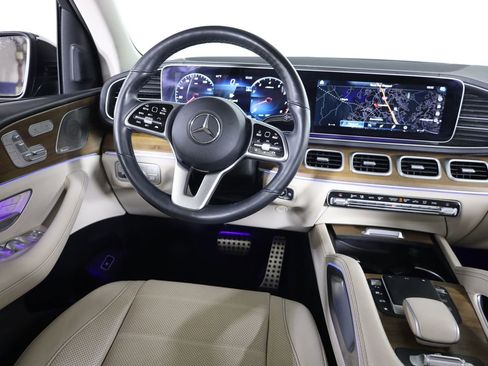 Certified 2022 Mercedes-Benz GLS 450 4MATIC image 42