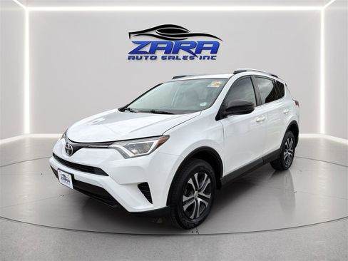 Used 2016 Toyota RAV4 LE AWD/4WD image 3