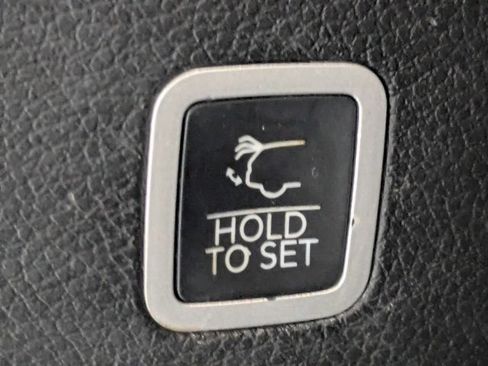Certified 2022 Jeep Grand Wagoneer Series III w/ Rear Seat Video Group 1 AWD/4WD image 13