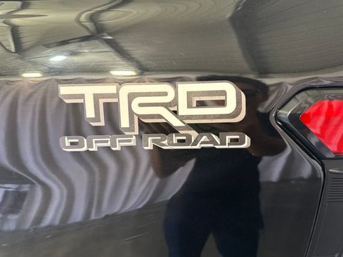 Used 2024 Toyota Tacoma TRD Off-Road AWD/4WD image 12