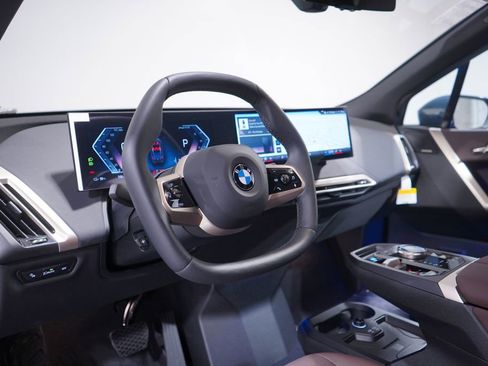 New 2026 BMW iX xDrive45 image 6