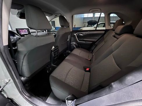 Used 2021 Toyota RAV4 XLE image 15
