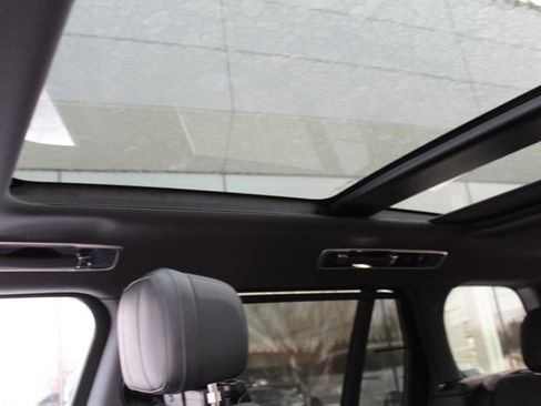 New 2026 Land Rover Range Rover SE image 19