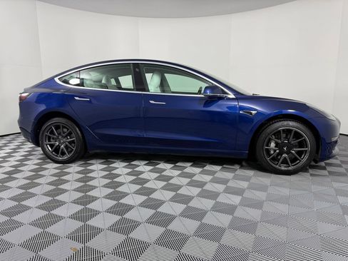 Used 2019 Tesla Model 3 Mid Range image 8