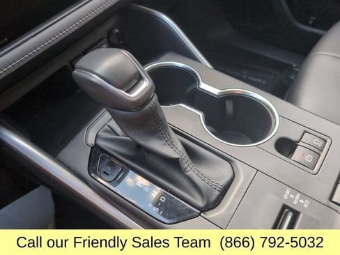 Certified 2020 Toyota Highlander XLE AWD/4WD image 25