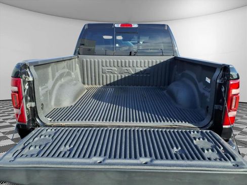 Used 2022 RAM 1500 Laramie AWD/4WD image 11