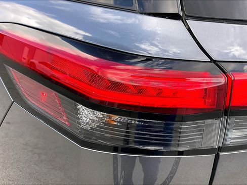 Used 2025 Nissan Pathfinder SL image 29