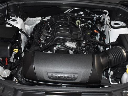 Used 2025 Dodge Durango R/T AWD/4WD image 9