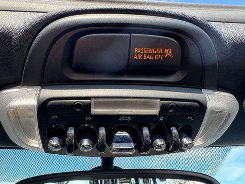 Used 2017 MINI Cooper S image 23