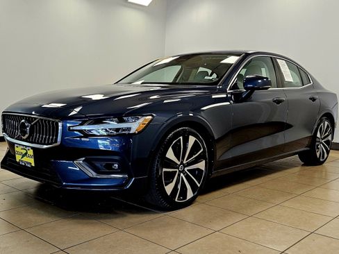 Used 2023 Volvo S60 B5 Ultimate w/ Climate Package image 2