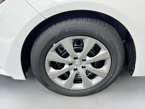 Used 2025 Toyota Corolla LE FWD image 14