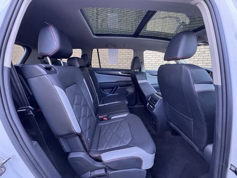 Used 2024 Volkswagen Atlas Peak Edition SE image 51