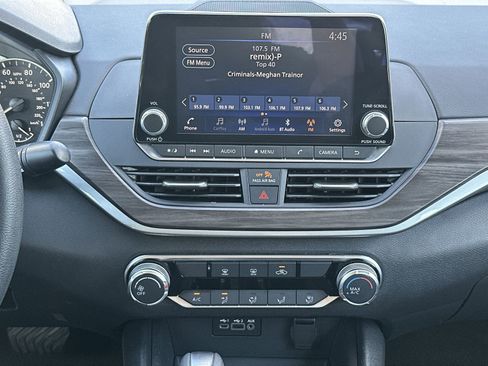 Used 2025 Nissan Altima 2.5 SV FWD image 25