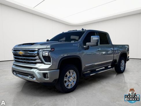 Used 2025 Chevrolet Silverado 3500 High Country AWD/4WD image 2
