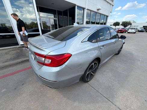 Used 2018 Honda Accord Sport image 6