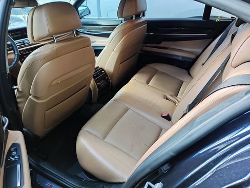 Used 2014 BMW 750i xDrive AWD/4WD image 36