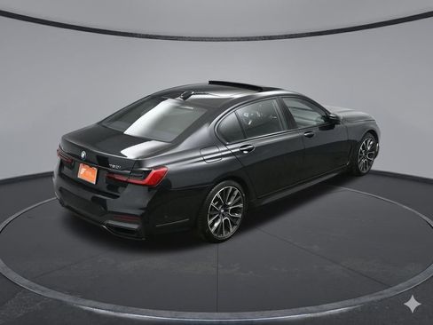 Used 2021 BMW 750i xDrive w/ Executive Package image 52