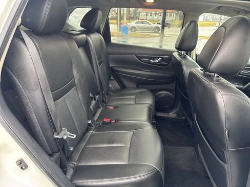 Used 2020 Nissan Rogue SL w/ Premium Package image 30