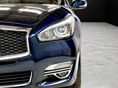 Used 2017 INFINITI Q70 L 3.7 image 4