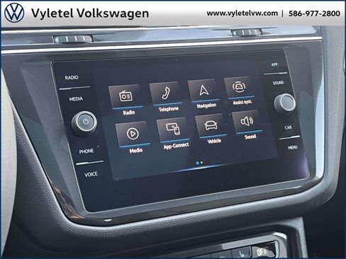 Certified 2021 Volkswagen Tiguan SE w/ Panoramic Sunroof Package image 26
