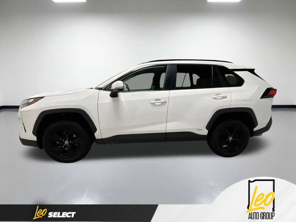 Used 2022 Toyota RAV4 XLE w/ XLE Grade Weather Package AWD/4WD image 11