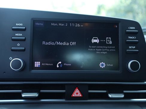 Used 2023 Hyundai Elantra SEL image 11