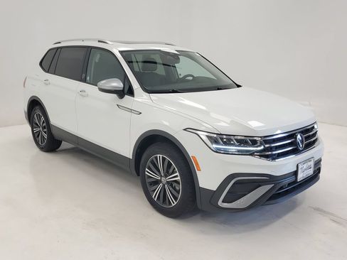 Used 2024 Volkswagen Tiguan Wolfsburg Edition FWD image 3