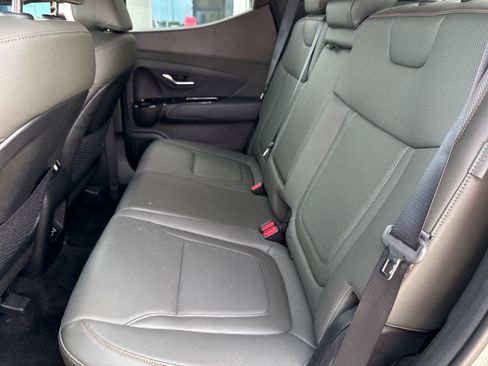 Used 2025 Hyundai Santa Cruz Limited AWD/4WD image 13