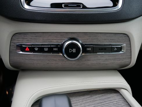 Certified 2023 Volvo XC90 T8 Plus w/ Protection Package Premier AWD/4WD image 21