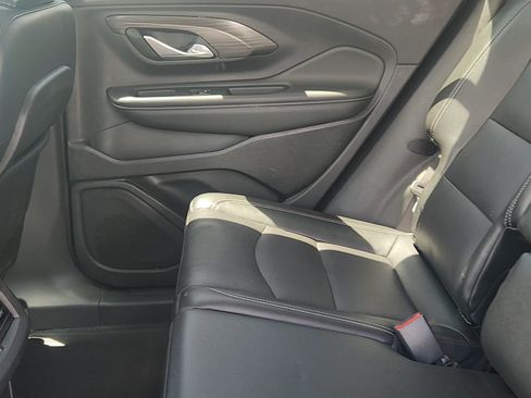 Used 2024 GMC Terrain SLT AWD/4WD image 36