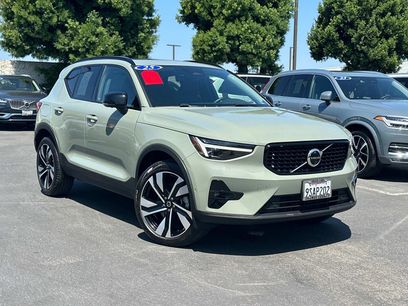 Certified 2025 Volvo XC40 B5 Plus w/ Climate Package