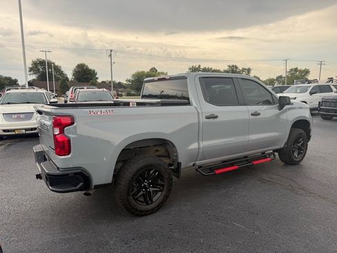Used 2024 Chevrolet Silverado 1500 Custom Trail Boss w/ LPO, Dark Essentials Package image 5