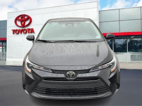 Used 2025 Toyota Corolla LE image 7