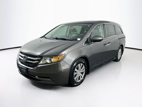 Used 2016 Honda Odyssey SE image 3