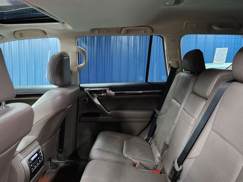 Used 2016 Lexus GX 460 Luxury image 18
