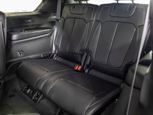 New 2026 Jeep Grand Cherokee L Limited AWD/4WD image 36