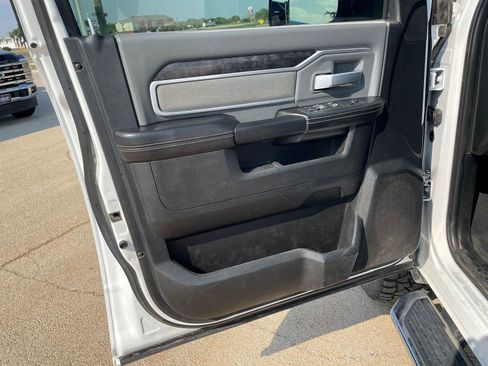 Used 2022 RAM 2500 Big Horn AWD/4WD image 13