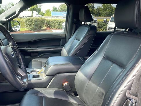 Used 2021 Ford Expedition XLT RWD image 3