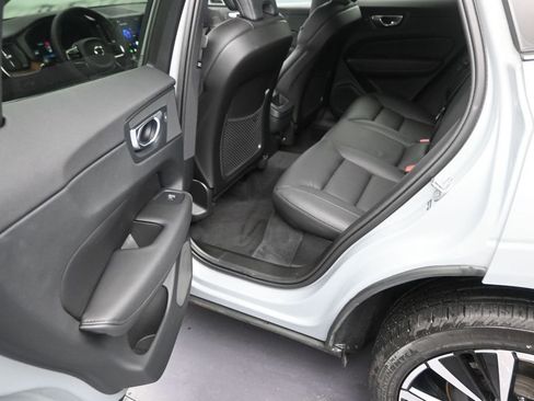 Used 2024 Volvo XC60 B5 Plus AWD/4WD image 12