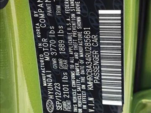 Used 2024 Hyundai Venue SEL FWD image 24