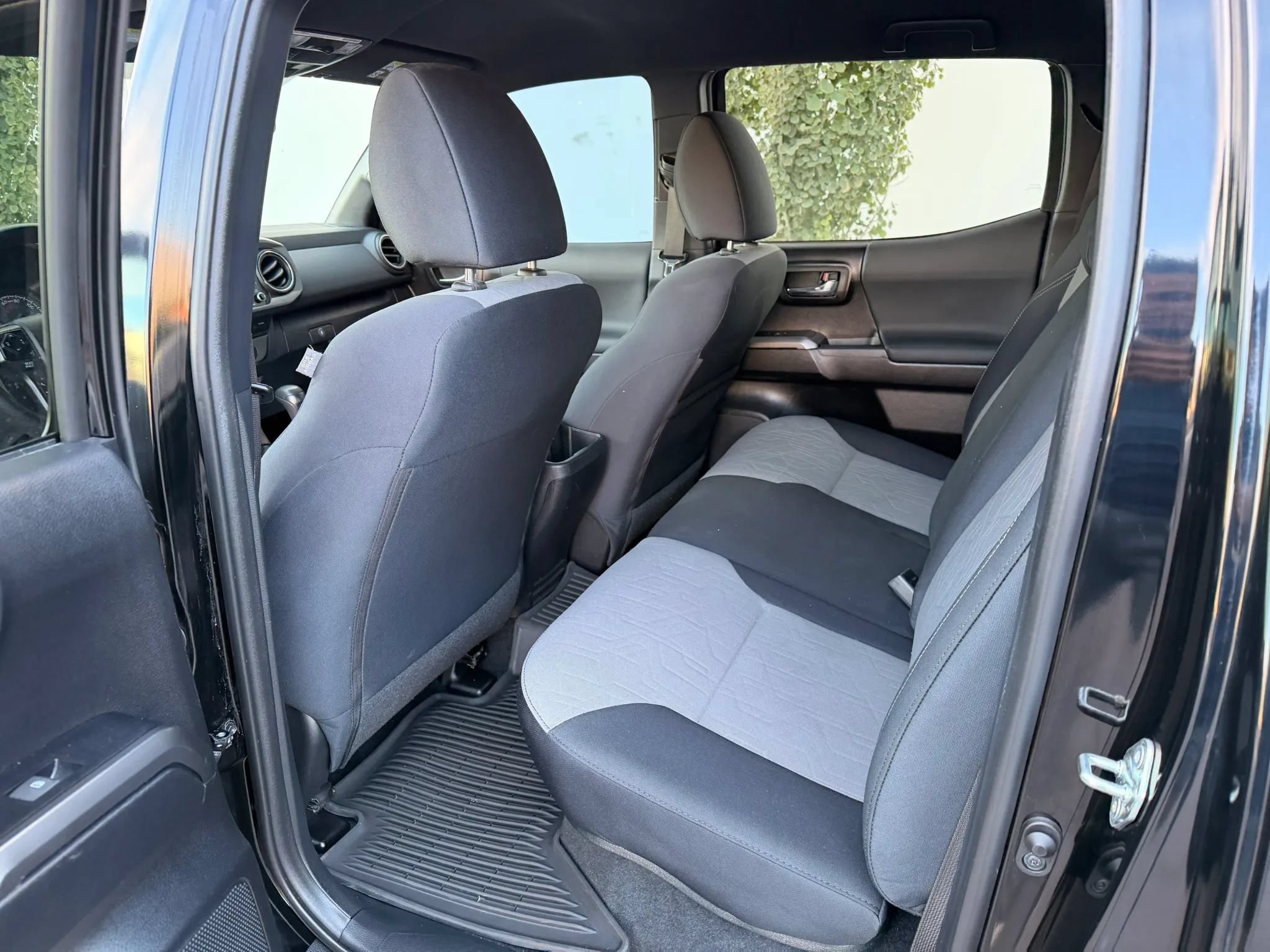 Used 2021 Toyota Tacoma TRD Off-Road AWD/4WD image 18