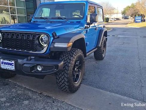 Used 2025 Jeep Wrangler Willys image 2