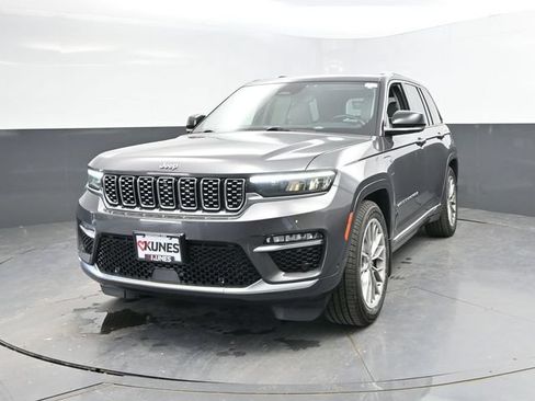 Used 2022 Jeep Grand Cherokee Summit w/ MOPAR Finishing Package AWD/4WD image 8