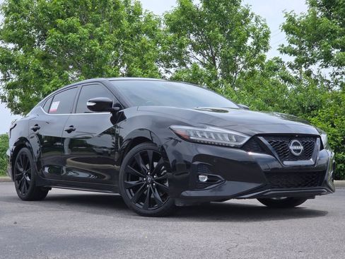 Used 2023 Nissan Maxima SR w/ Sport Mat Group FWD image 2