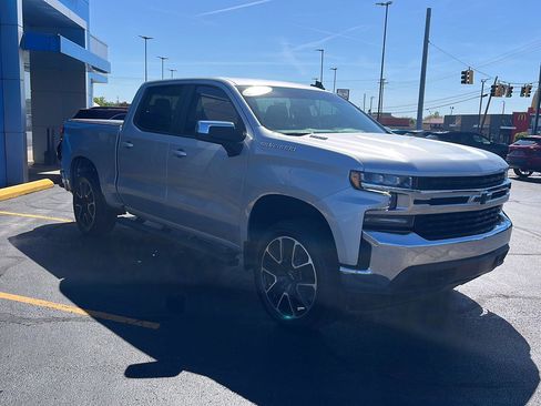 Used 2021 Chevrolet Silverado 1500 LT AWD/4WD image 7