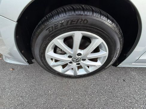 Used 2015 Volkswagen Jetta SE FWD image 23