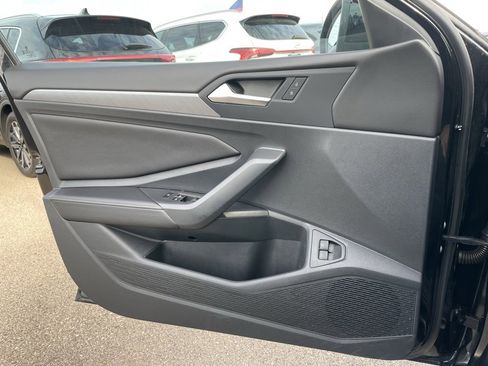 Used 2024 Volkswagen Jetta SE image 47