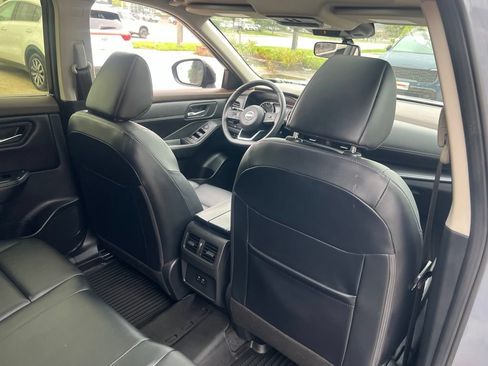 Certified 2023 Nissan Rogue SV w/ SV Premium B Package AWD/4WD image 17